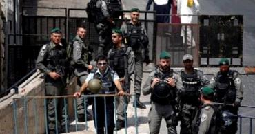 العدو الصهيونى يقمع مسيرة ضد الاستيطان قرب رام الله