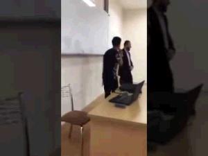 ﻿بالفيديو..جامعة فلسطينية تطرد أستاذا بسبب 'موال'!
