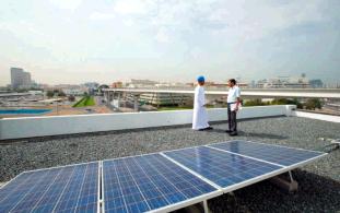تقرير يتوقع منافسة الطاقة الشمسية لـ «النووية» مع نهاية 2017