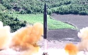 كوريا الشمالية تطلق 3 صواريخ بالستية باتجاه بحر اليابان